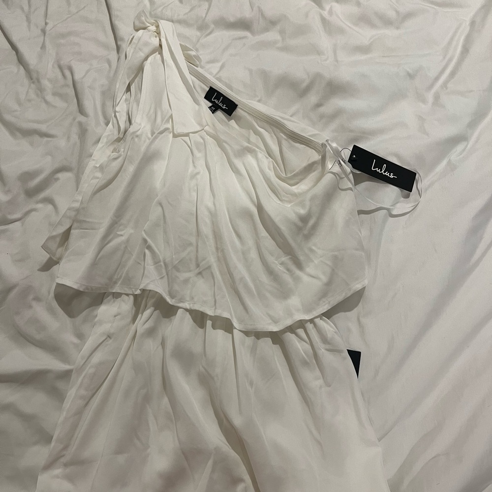 Lulu’s White One Shoulder Romper - Picture 5 of 6